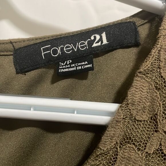 Forever 21 mid length quarter sleeve dress - Picture 4 of 4